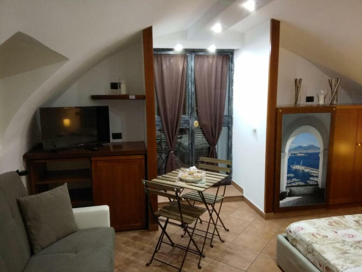 Home In Love: Balconcino Spaccanapoli Kültér fotó